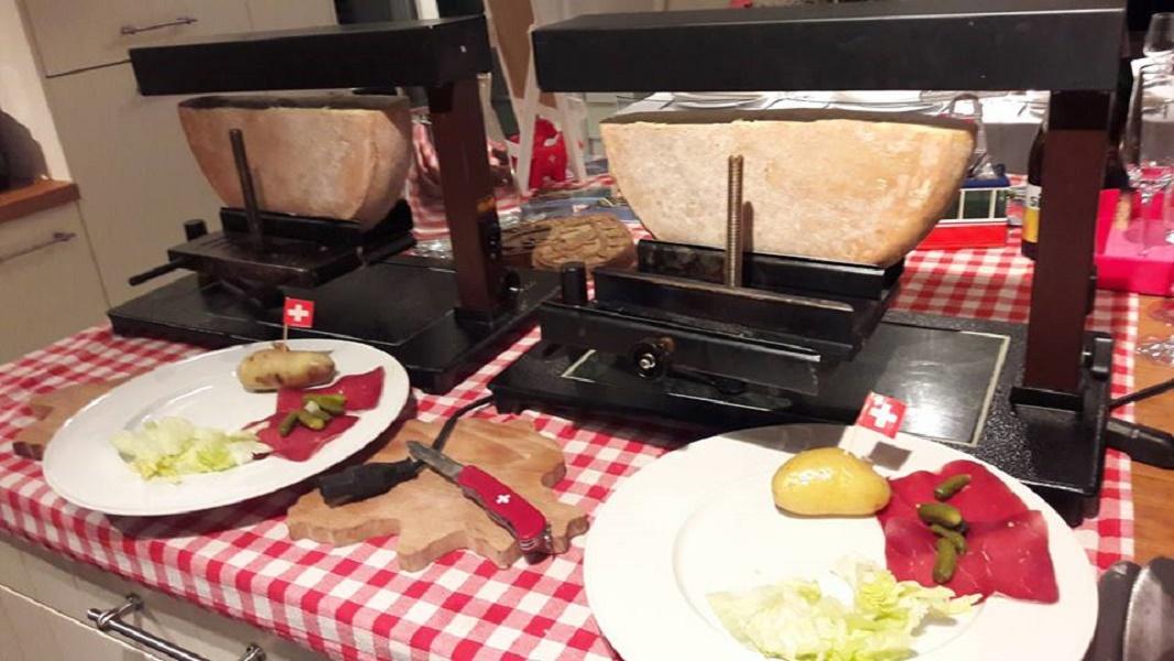 Raclette or Fondue evening ? specialised caterer