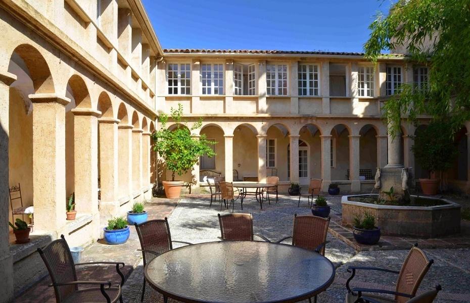 Residential seminar in a private monastery in Haute-Provence
