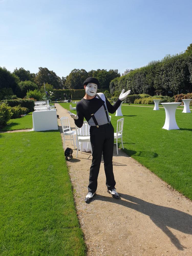 A mime - Charlot on your event