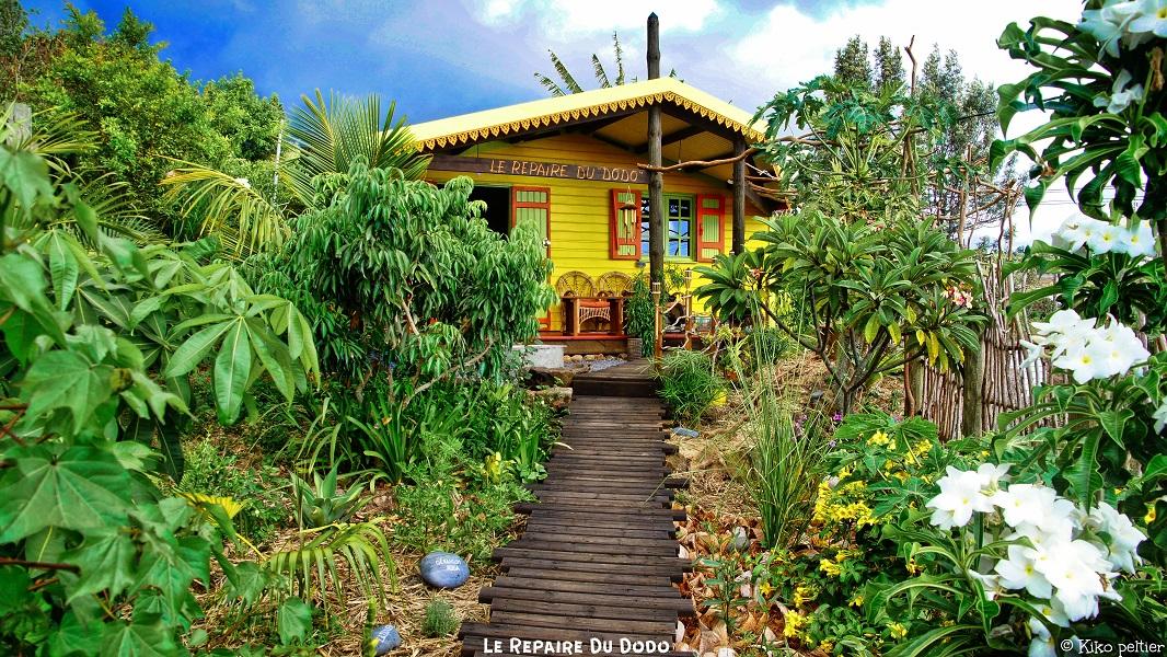 Your seminar in an unusual & ecological Creole hut