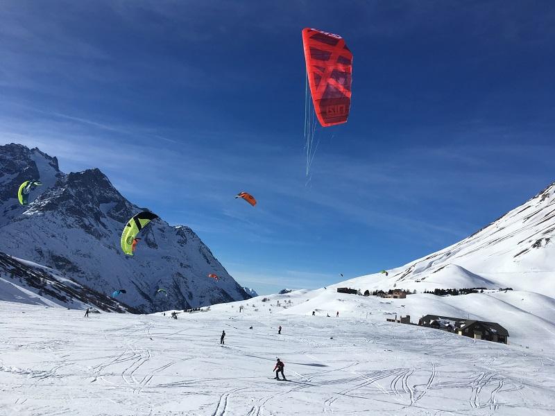SnowKite initiation (kite on snow) in Monetier