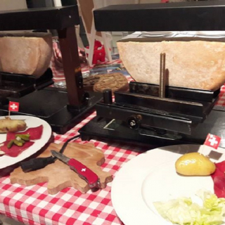 Raclette or Fondue evening ? specialised caterer