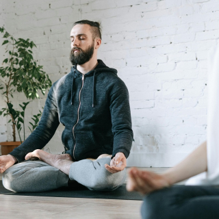 Séance de yoga en entreprise - Lyon et Villeurbanne - thumbnail