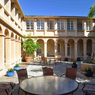 Un Monastère privatisé en Haute-Provence pour Séminaire résidentiel