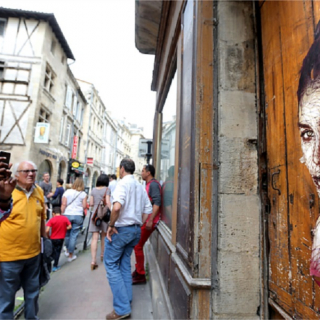 Street art walk in Bordeaux!