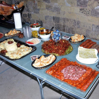 Tortillas, Empanadillas, Ham: a Spanish caterer/buffet - thumbnail