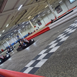 Indoor electric karting session (Lyon) - thumbnail