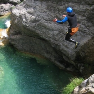 Canyoning : découvrez les rivières des Hautes-Alpes - thumbnail