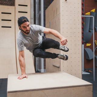 Team Building Ninja Warrior : Indoor obstacle course - thumbnail