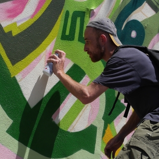 Initiation to Graffiti on wall (Saint-Denis) - thumbnail