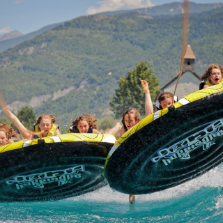 Multi-activités nautiques à Serre-Ponçon : Ski Nautique-Wake Surf-Bouée tractée
