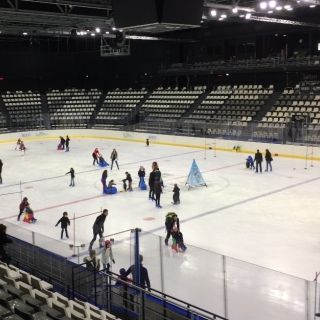 Activités sur glace : Laser Game,  Basket/Badminton, Patinage, Hockey
