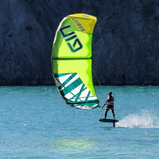 Initiation au Kite Surf à Serre-Poncon - thumbnail