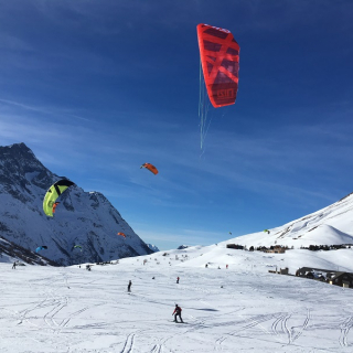 SnowKite initiation (kite on snow) in Monetier - thumbnail