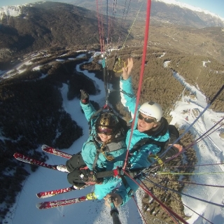 Paragliding session in Les Orres - The mountain from the sky - thumbnail