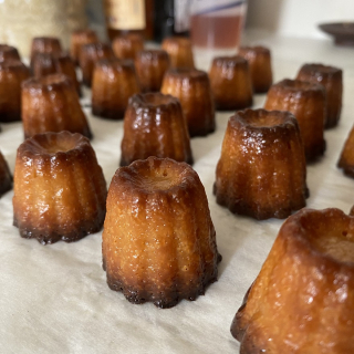 Stand de Cannelés Bordelais à la Réunion - thumbnail