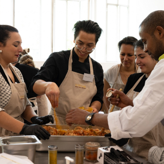 Les ateliers de cuisine solidaire - Team Building responsable - thumbnail