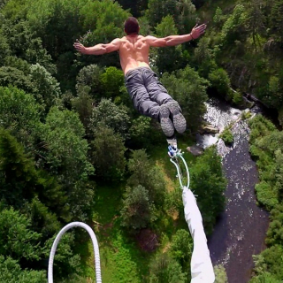 Bungee jumping - Bras de la Plaine bridge - thumbnail