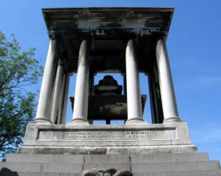 discovering-the-pere-lachaise-cemetery-2