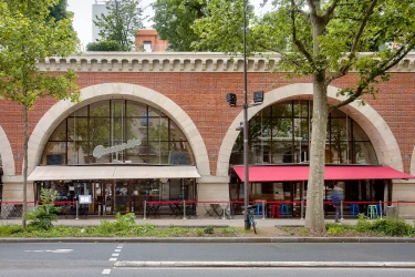 unusual-bar-resto-bistro-bowling-baby-petanque-8