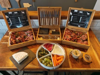 cheese-and-charcuterie-buffet-at-your-event-3