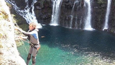 family-canyoning-in-langevin-grand-galet-2