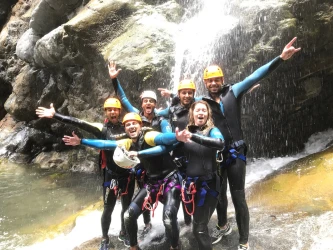 family-canyoning-in-langevin-grand-galet-4