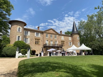 19th-century-chateau-and-grounds-for-your-seminars-in-lyon-1