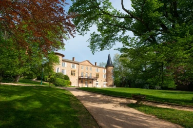 19th-century-chateau-and-grounds-for-your-seminars-in-lyon-3