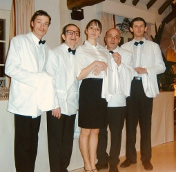 fake-comical-waiters-for-your-party-6