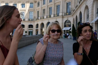 the-smells-of-paris-scented-walk-from-the-film-le-parfum-1