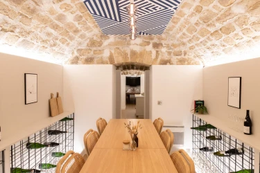 les-voutes-sentier-seminar-with-wine-cellar-lounge-4