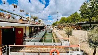 lolivia-the-new-events-boat-on-the-seine-9