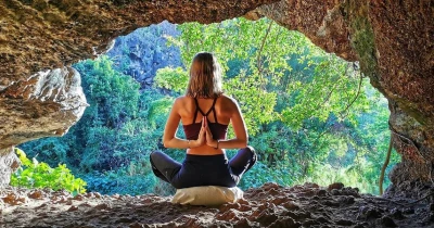 meditation-sous-terre-tunnel-de-lave-du-bassin-bleu-3