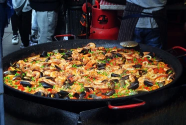 paella-party-traditional-paella-at-your-event-1