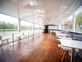 event-barge-docked-at-boulogne-billancourt-5