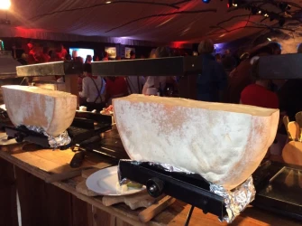 raclette-fondue-catering-specialised-in-swiss-cheese-6