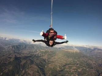 tandem-jump-in-the-sky-of-gap-2