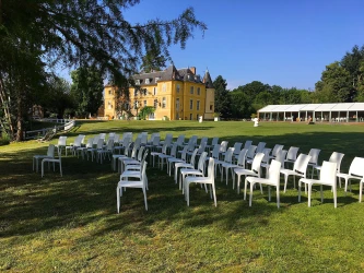 a-chic-country-style-stay-in-the-countryside-chateau-de-vaugrigneuse-91-2