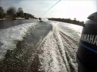 water-skiing-on-the-seine-1