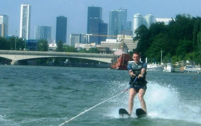 water-skiing-on-the-seine-2