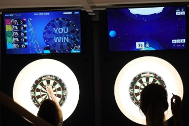 connected-darts-tournament-in-paris-7