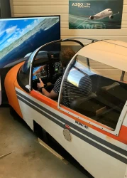 a-flight-simulator-at-your-event-3