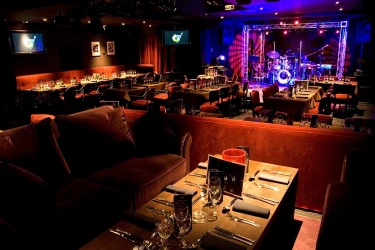 your-seminar-in-a-parisian-restaurant-club-cabaret-1