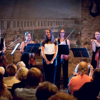 An opera singer at your event in Paris
