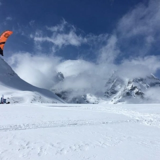 initiation-au-snowkite-kite-sur-neige-a-monetier-0-67a65fdb9d0b7615975376.jpg