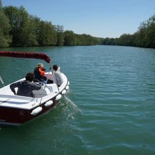 location-de-bateaux-sans-permis-a-meaux-0-67a65f8d1c459962611007.jpg