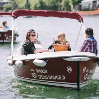 location-de-bateaux-sans-permis-a-paris-0-67a65f8c8c753281199505.jpg