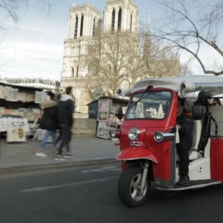 paris-en-tuk-tuk-by-night-monuments-0-67a65f896ddda521877245.jpg