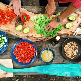 team-building-culinaire-dans-un-atelier-de-cuisine-a-lyon-0-67a660205c1d7410462758.jpg